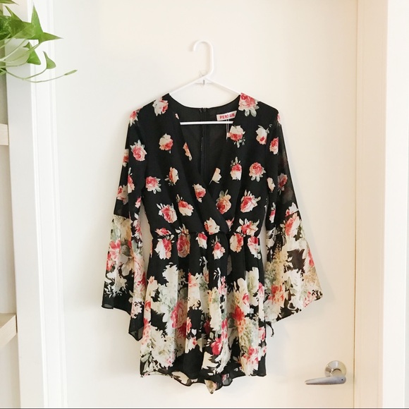 Francesca's Collections Pants - Persun Long Sleeve Boho Chiffon Floral Romper M